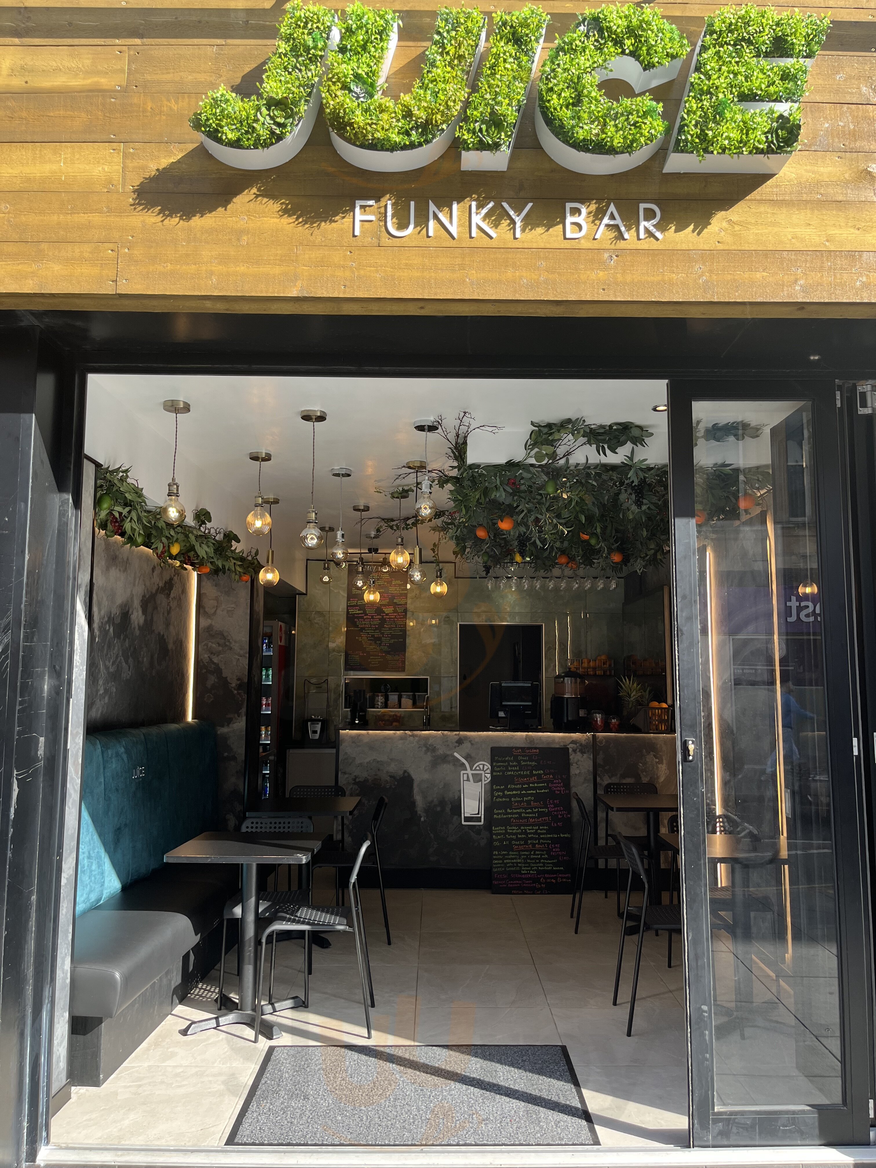 Juice Funky Bar