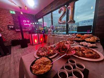 Hideout Cafe And Bar