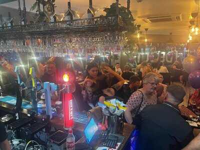 Hideout Cafe And Bar