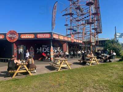 Hideout Cafe And Bar