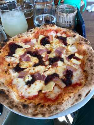 Coastal Crust Cafe & Pizzeria