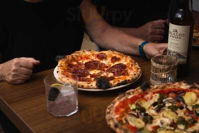 Coastal Crust Cafe & Pizzeria