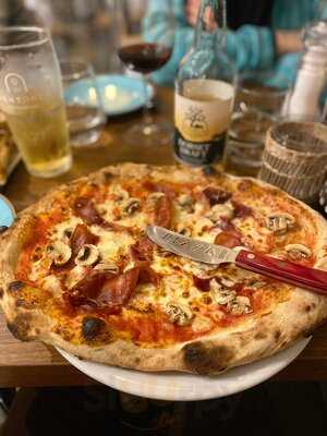 Coastal Crust Cafe & Pizzeria