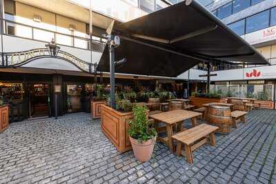 Coach House At The George