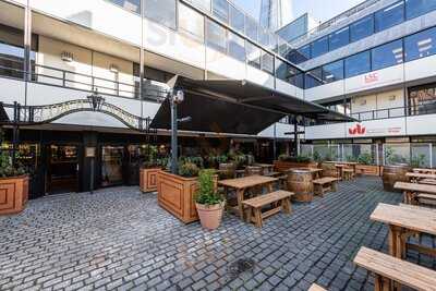 Coach House At The George