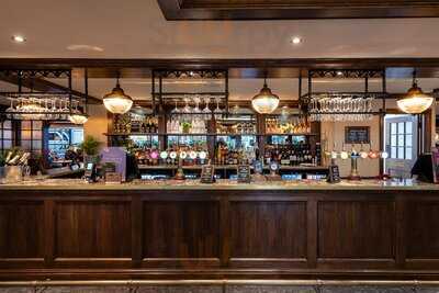 Coach House At The George