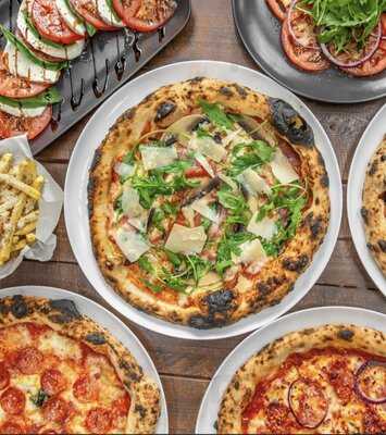 B'reyt Dough Pizza'ere