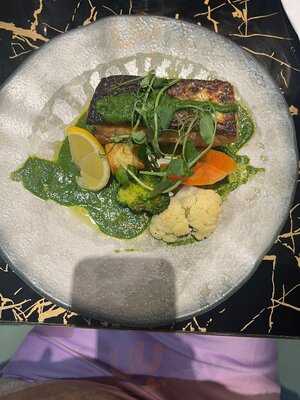 Elizza Lounge And Bar