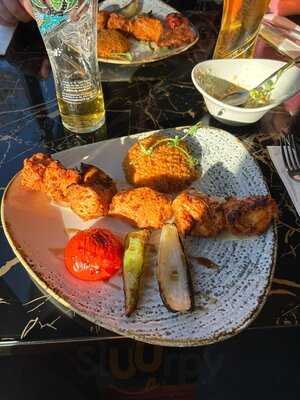 Elizza Lounge And Bar