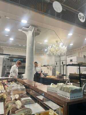 Aux Merveilleux De Fred