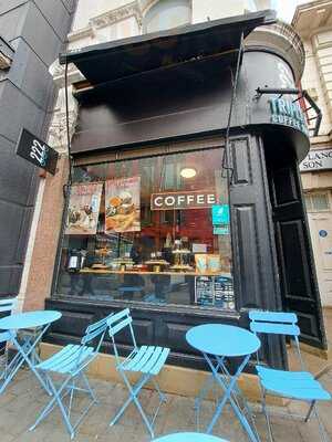 Triple Two Coffee - Farringdon Station