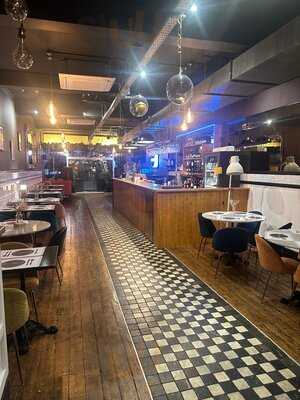 Sjays Restaurant & Wine Bar