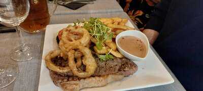 The Pinnacle Bar & Bistro