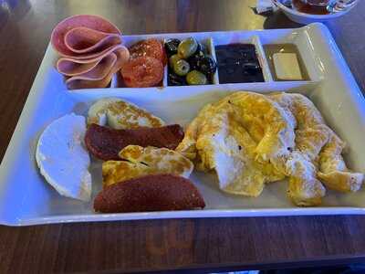 Emerald Restaurant & Cafe