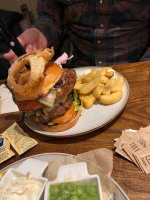 The Horse And Groom Linby