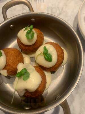 Bellazul Restaurant & Bar