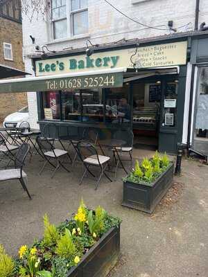 Lee's Bakery