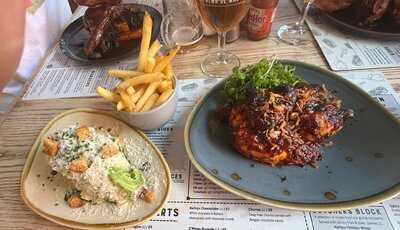 Chop Shop Bar & Grill