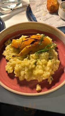 Voyagers Restaurant & Bar