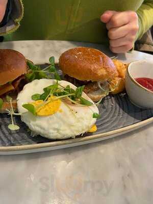 Charlotte's In The Pantiles