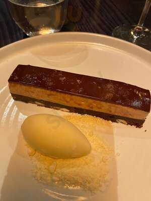 Syn Restaurant And Bar