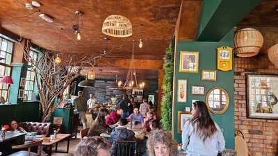 The Old Curiosity Cafe, Bedford