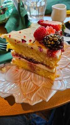 The Old Curiosity Cafe, Bedford