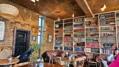 The Old Curiosity Cafe, Bedford