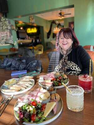 Cheetahs Bar And Grill