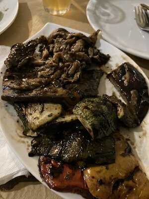 Πέρα Βρέχει