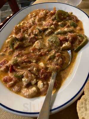 Πέρα Βρέχει