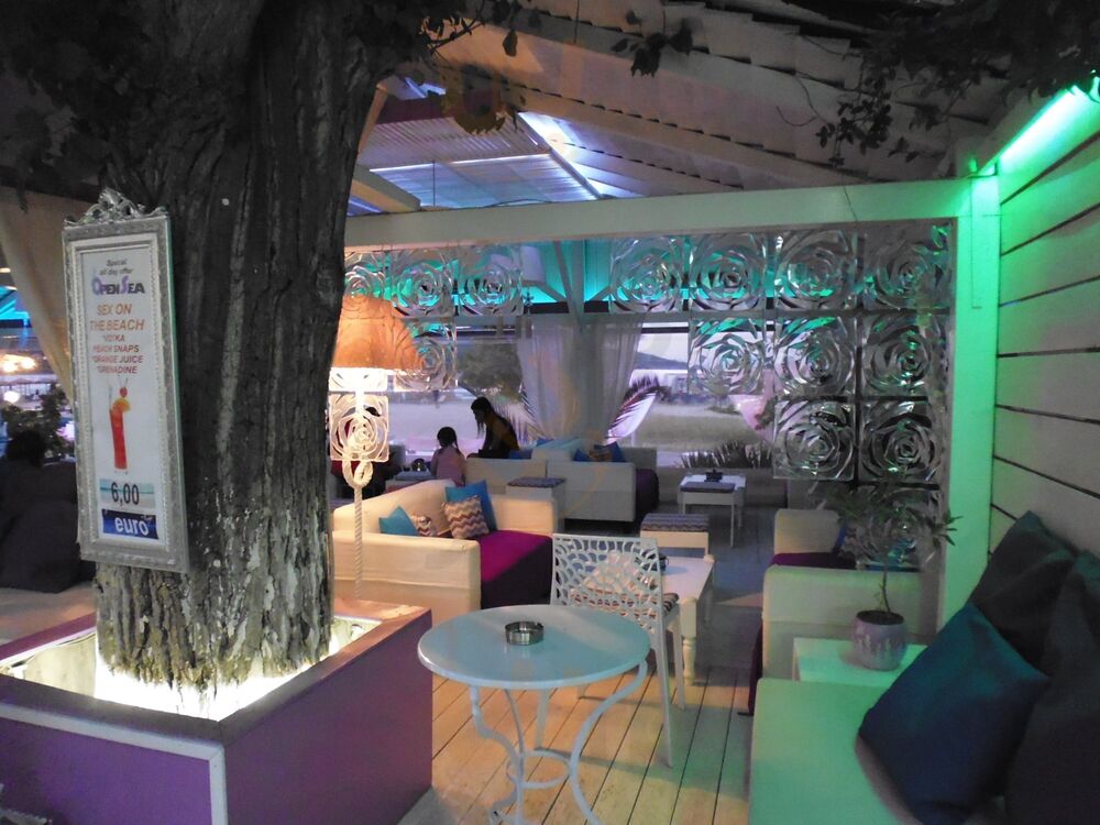 Open Sea Cafe