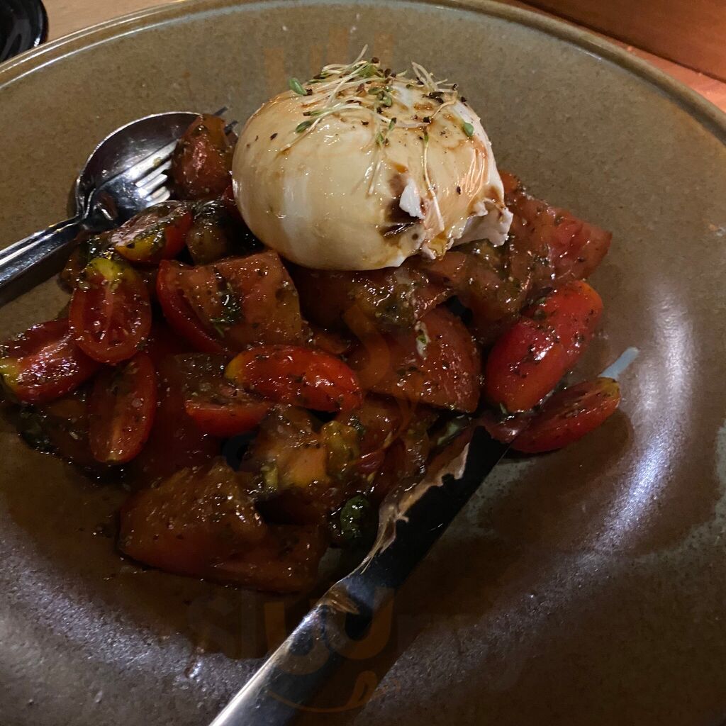 718 Uptown Dine And Wine