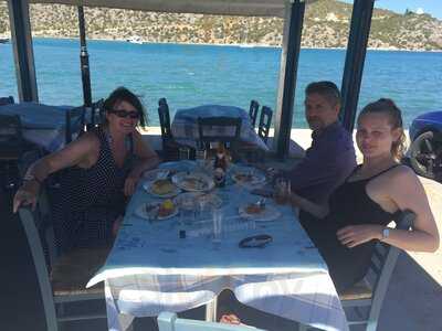 μεζεδοπωλειο Ο Φαρος