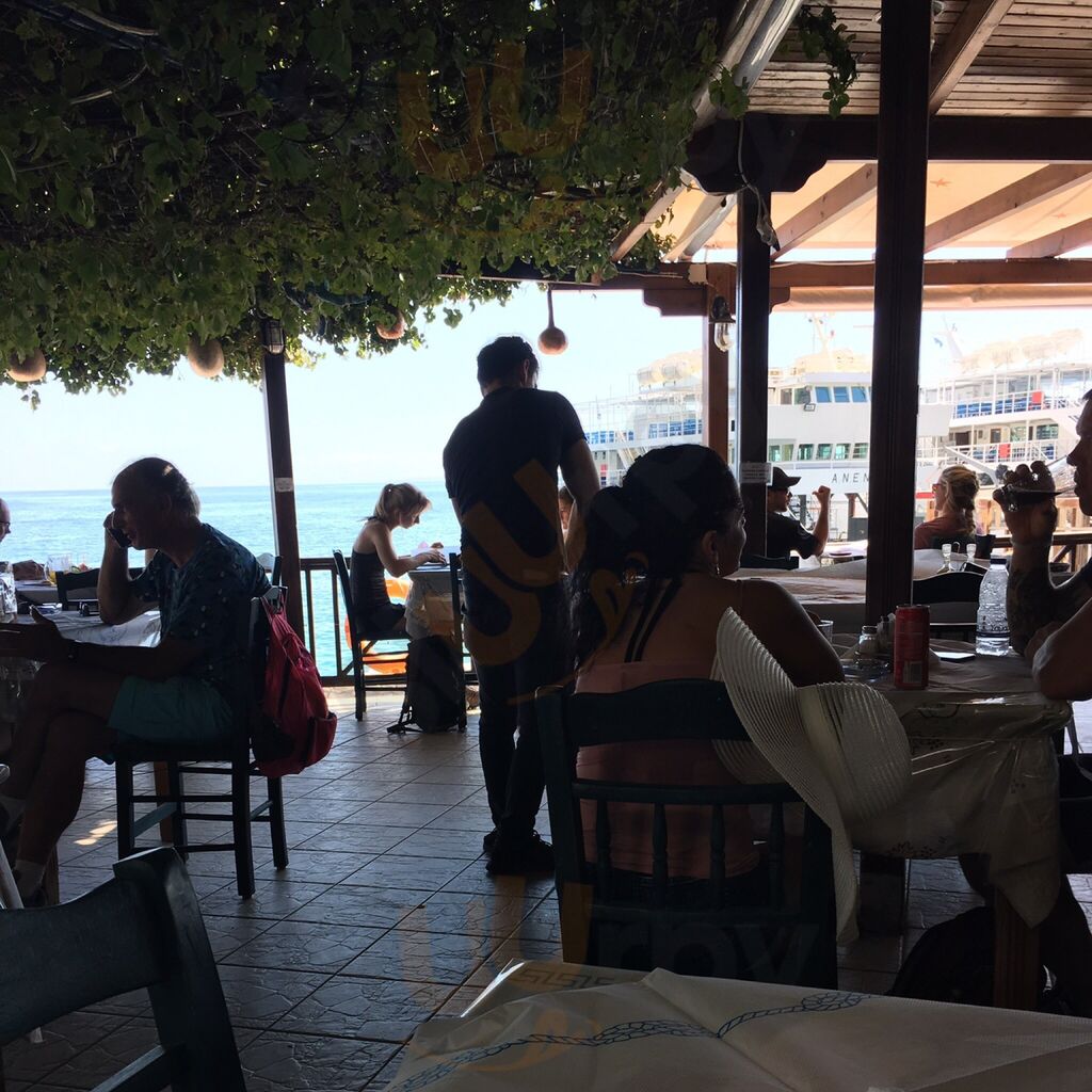 Ταβέρνα Παραλία