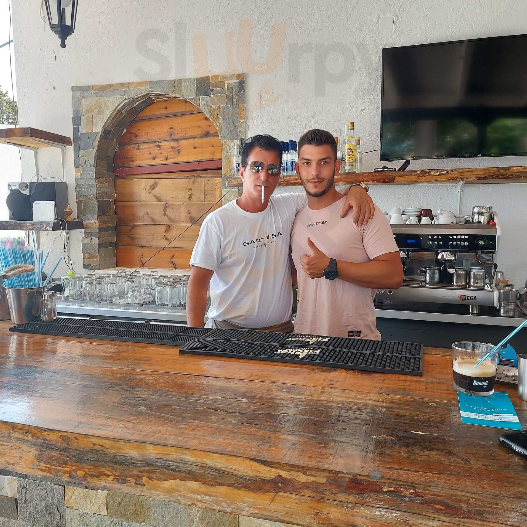 Ταβέρνα Φοίνικες