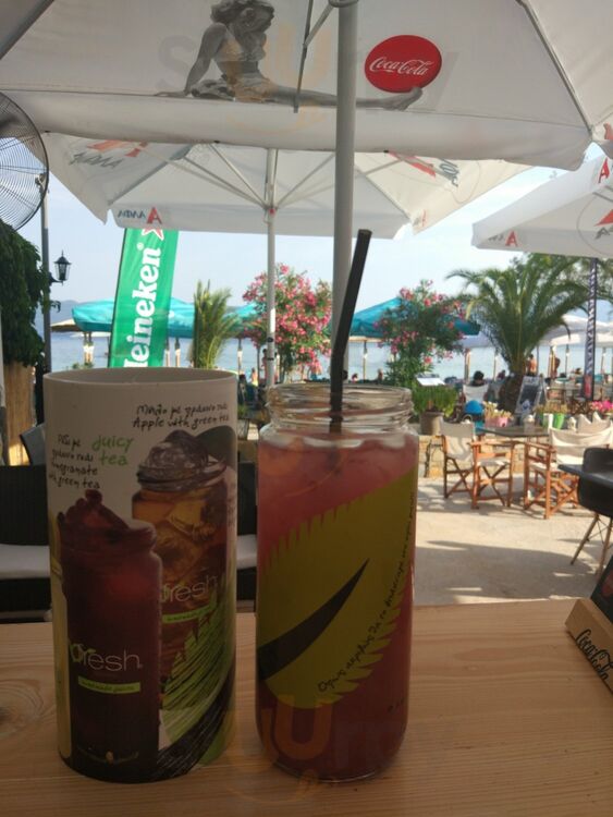 Thalassa Beach Bar & Grill