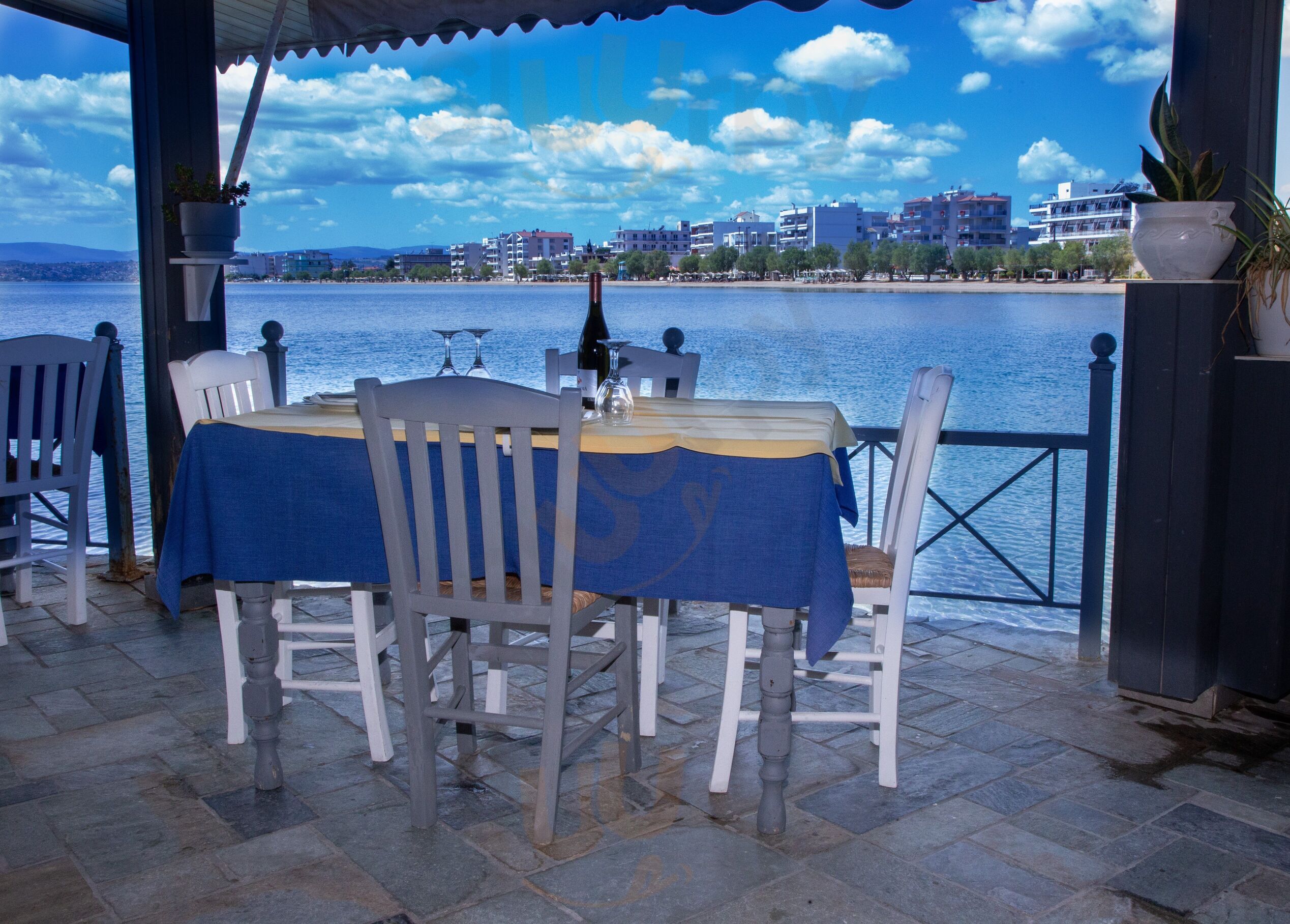 Στουραϊτης Ψαροταβέρνα