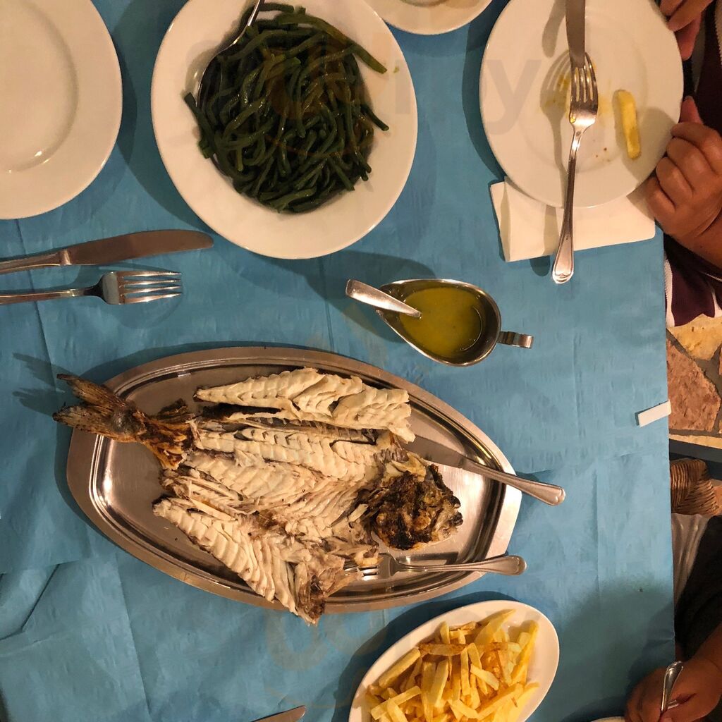 Ψαροταβέρνα Δεμέστιχας "Το Ακρογιάλι"