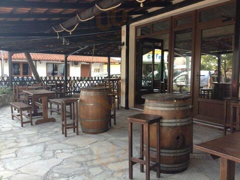 Auntie's Pub