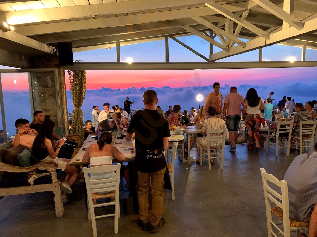 Η Ράχη