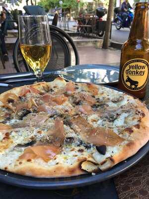 Λυκόβρυση Cafe & Restaurant