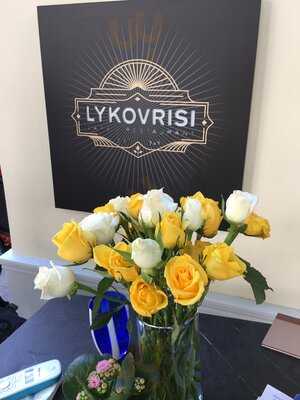 Λυκόβρυση Cafe & Restaurant