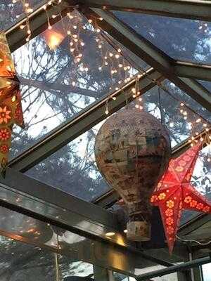 Γυαλι Καφενε