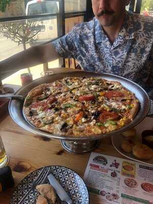 Pizza Salvatore Stathis Leventis