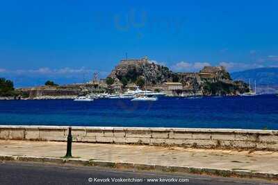 Τα Δυο Αδέρφια