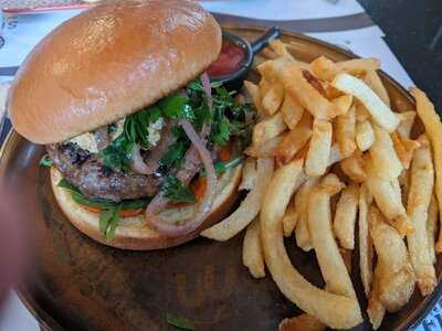 Sway Bar And Kitchen