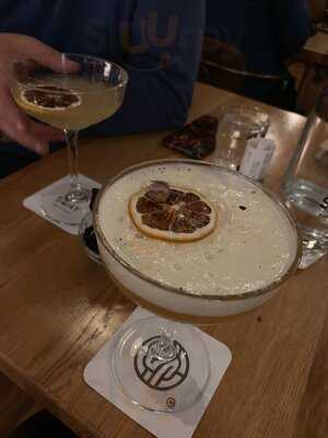 Sway Bar And Kitchen