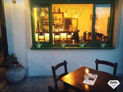 Στεργίου Παραδοσιακό Καφενείο-Ουζερί