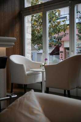 Metropolis Café Bistro